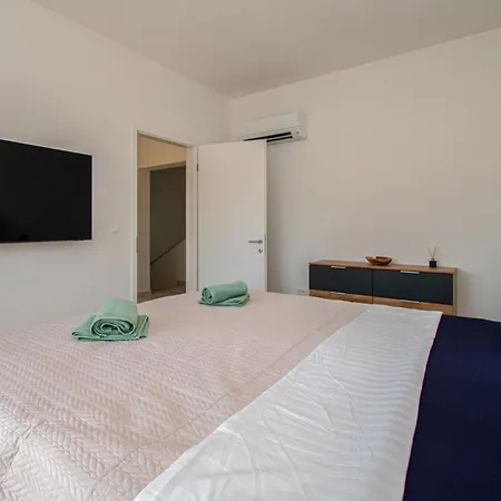 Nini House With Sea View In Pomer,istria * Peroj