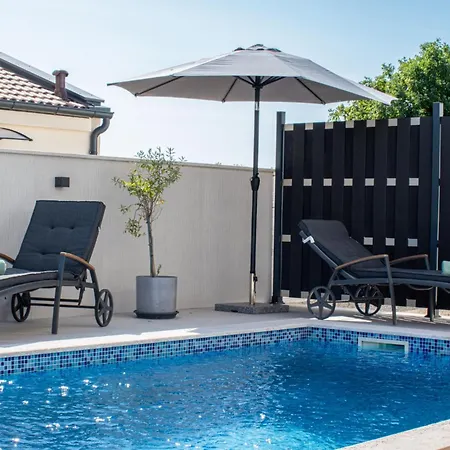 Nini House , Beautiful Sea View With Jacuzzi By Istrabook Peroj