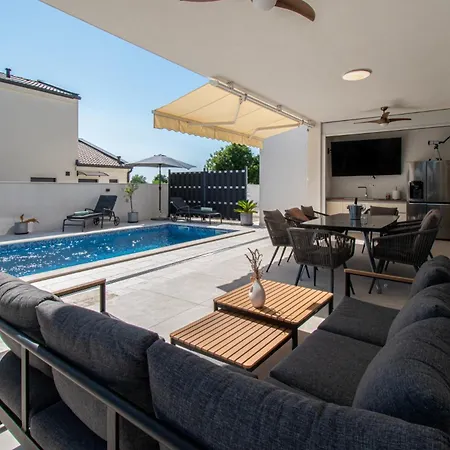 Villa Nini House , Beautiful Sea View With Jacuzzi By Istrabook *