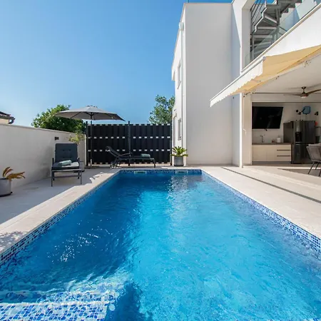 Nini House , Beautiful Sea View With Jacuzzi By Istrabook Villa Peroj