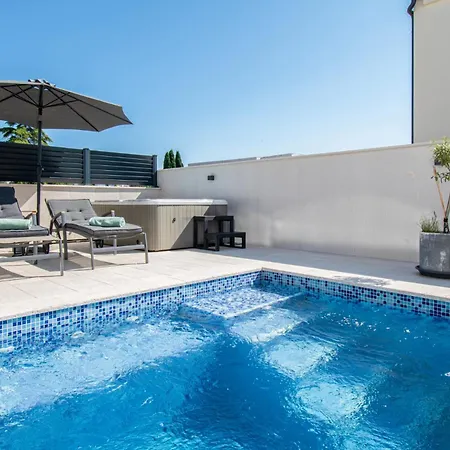 Nini House , Beautiful Sea View With Jacuzzi By Istrabook Villa Peroj