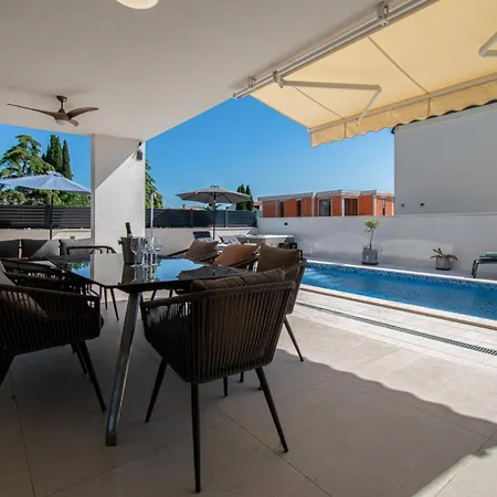 Nini House , Beautiful Sea View With Jacuzzi By Istrabook Villa Peroj