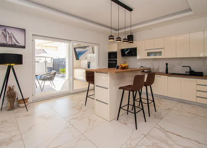 וילה Villa Nini House , Beautiful Sea View With Jacuzzi By Istrabook פרוי