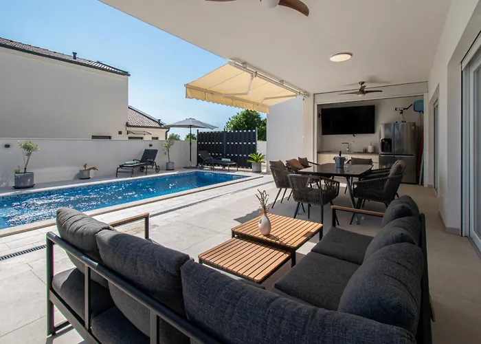 וילה Villa Nini House , Beautiful Sea View With Jacuzzi By Istrabook *