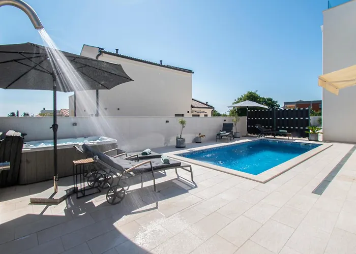 Villa Nini House , Beautiful Sea View With Jacuzzi By Istrabook פרוי